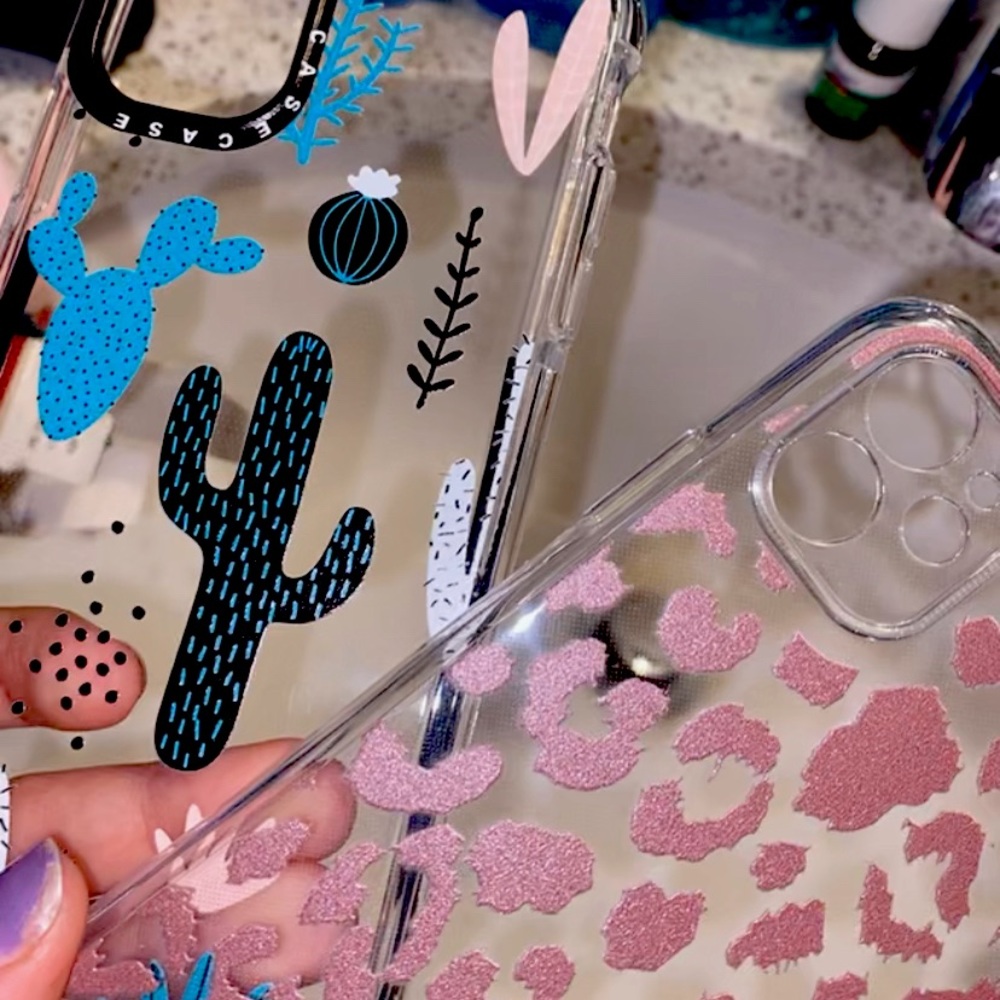 2 iPhone 11 cases